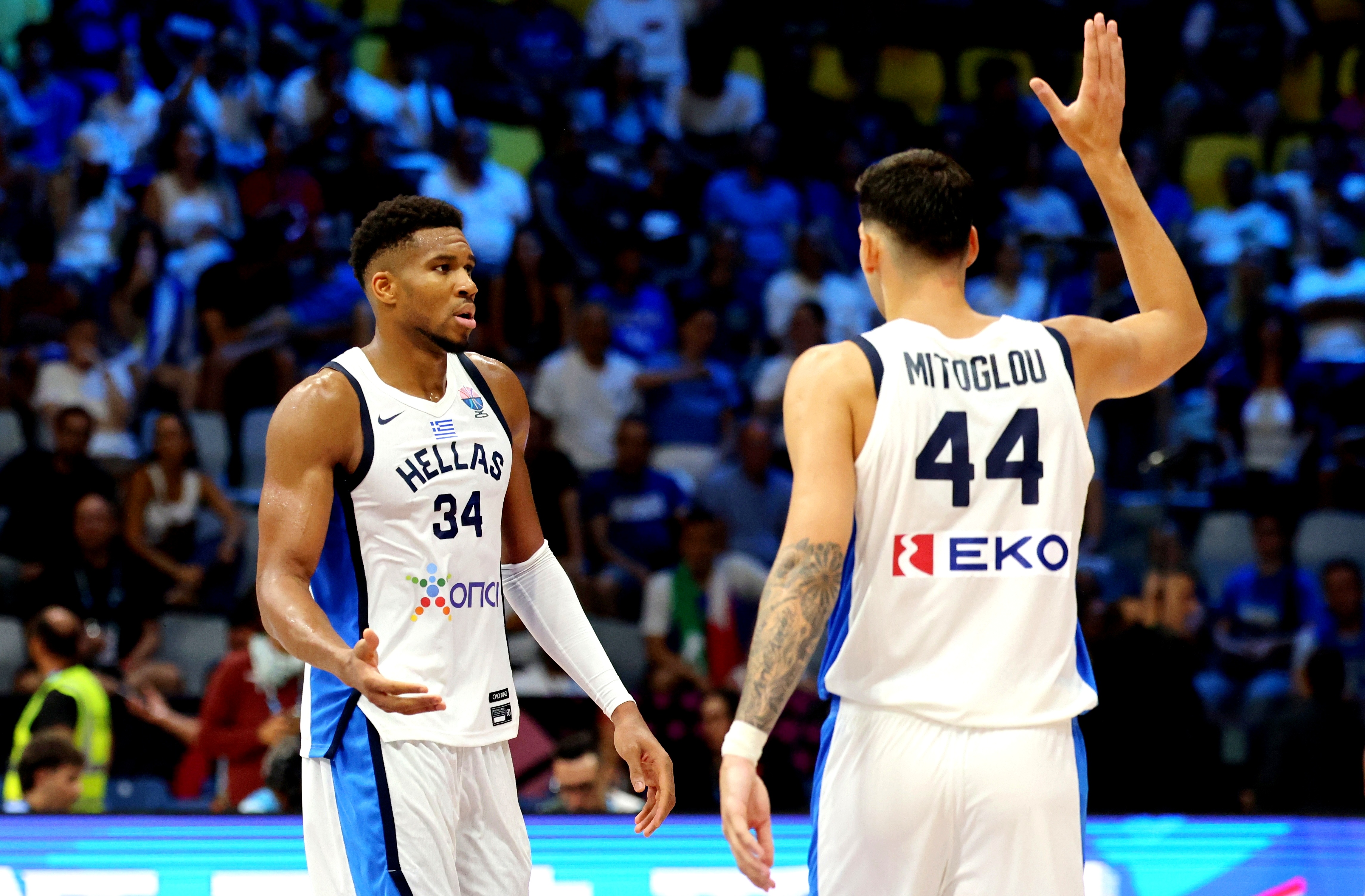 多米棋牌重磅！埃因霍温临场应变备战德国杯字母哥在SKT比赛中失利，莱比锡加时末段绝杀压哨(2024多特蒙德vs埃因霍温)