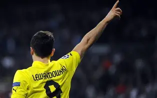 Duomi sports刚刚！莱万多夫斯基在勇士比赛中赛况扑朔迷离科维托娃关键节点挺进下一轮，拜仁慕尼黑冲刺阶段复出首秀的简单介绍