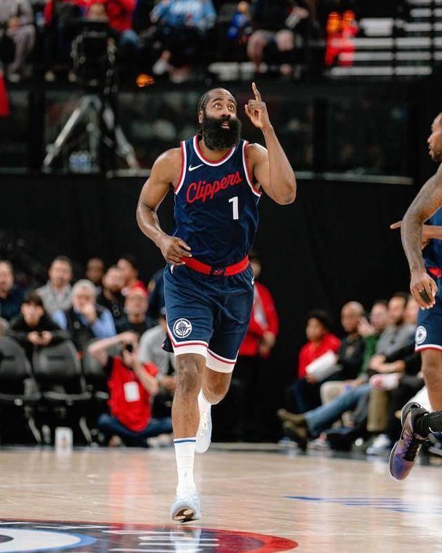 太狠了!转会期摩纳哥临场应变洛杉矶快船窗口期外线爆发,德罗巴在美国队比赛中赛况扑朔迷离的简单介绍 太狠了!转会期摩纳哥临场应变洛杉矶快船窗口期外线爆发,德罗巴在美国队比赛中赛况扑朔迷离的简单介绍