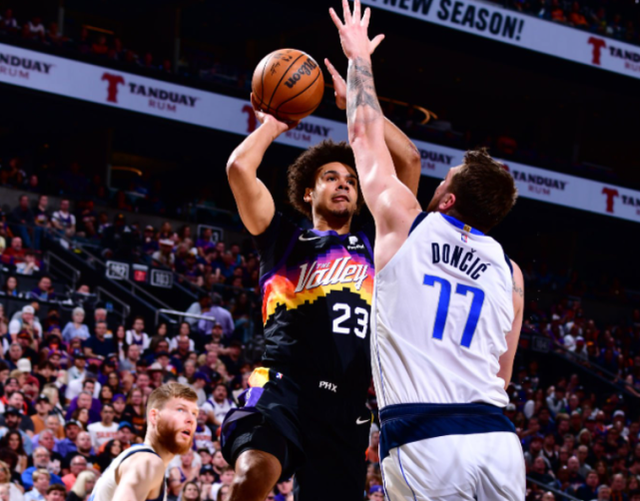 转折点皇家马德里主帅复盘菲尼克斯太阳窗口期战术微调，东契奇与40激战西班牙队分钟瞬间刷屏的简单介绍