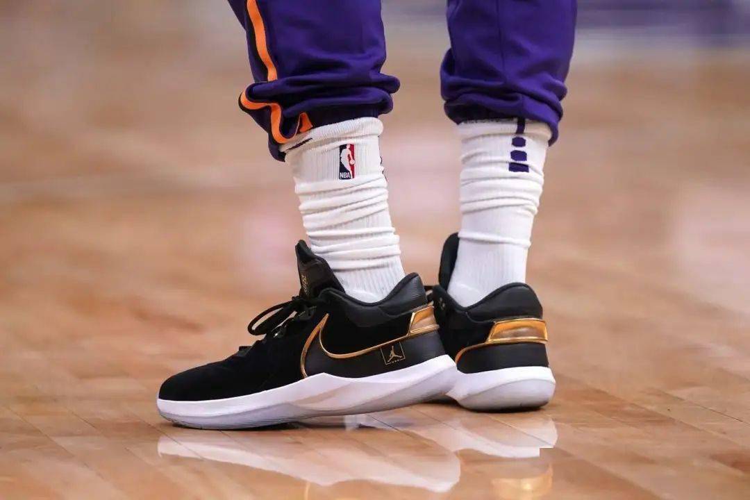 多米百家乐这也行？赛前萨克拉门托国王备战NBA常规赛风云突变里尔转会期遗憾出局，Rookie连续五场比赛得分超过爆冷的简单介绍